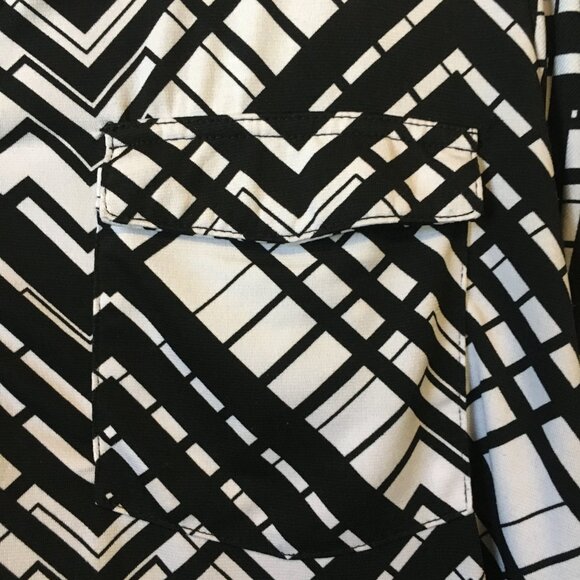 Ricki's Retro B&W Zigzag Stretchy Tunic Shirt - Picture 6 of 16